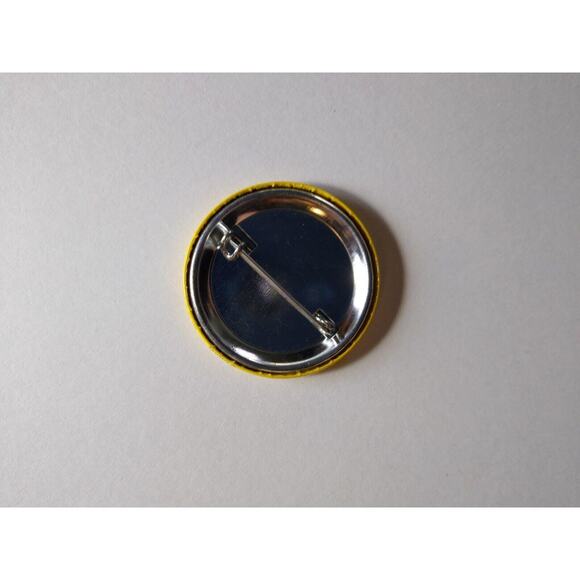 Dick Tracy Vintage Pinback Button Badge Disney Licensed Pin Original Hat Gun Tie - Picture 4 of 4